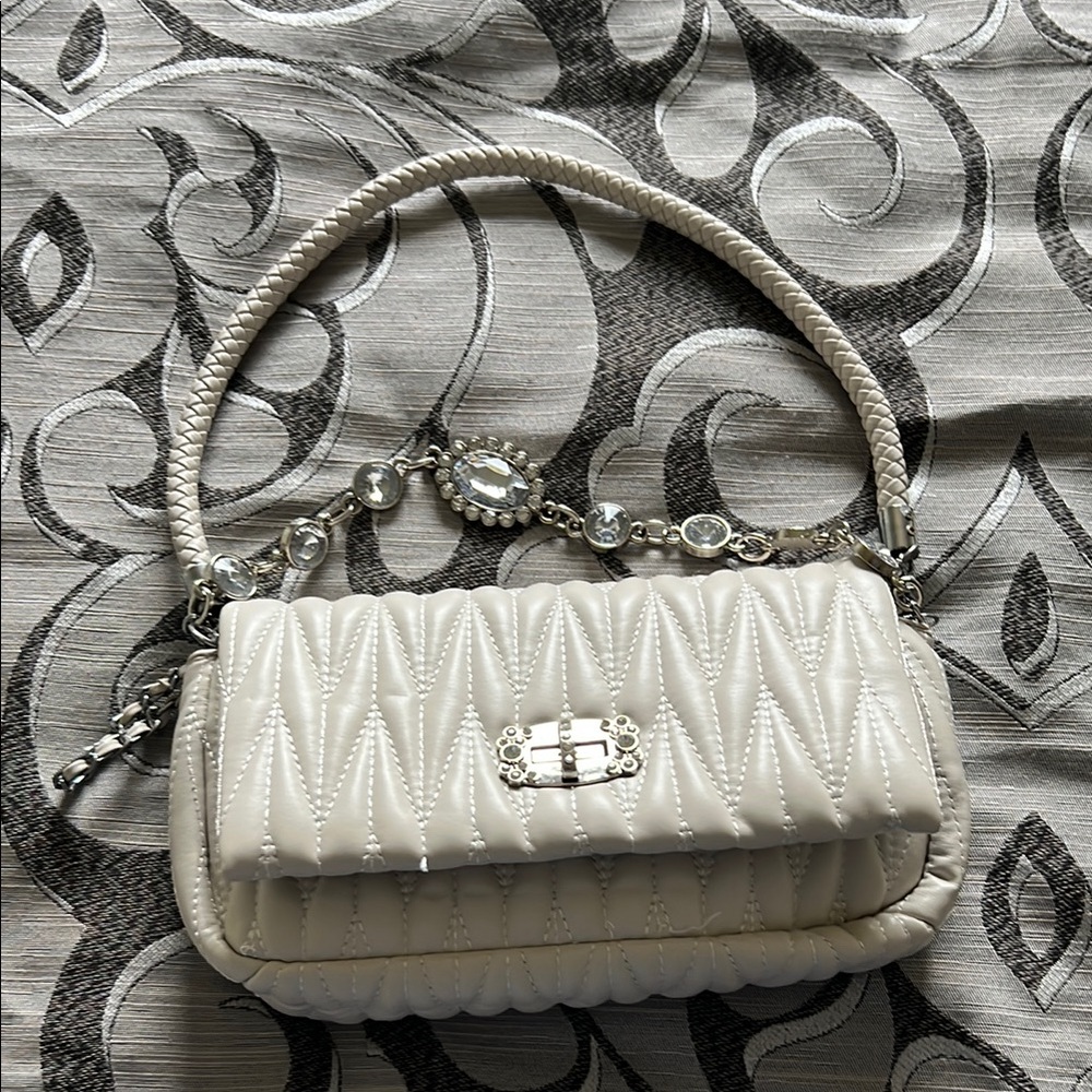 Elegant Cream braided Matelasse Handbag